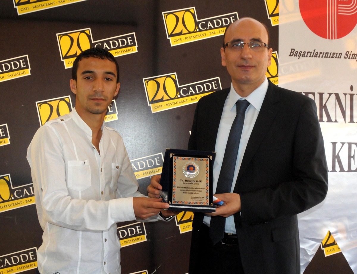 Mersin Büyükşehir Belediyesi'nden İha'ya Plaket