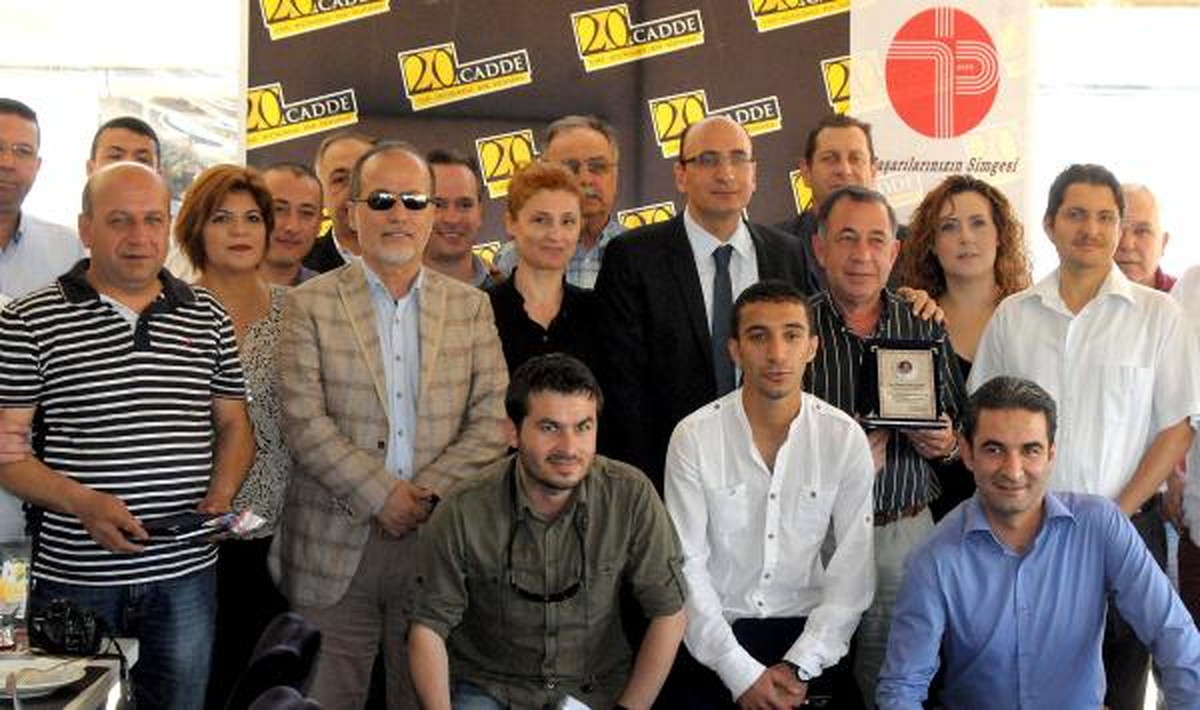 Mersin Büyükşehir Belediyespor\'dan Plaket