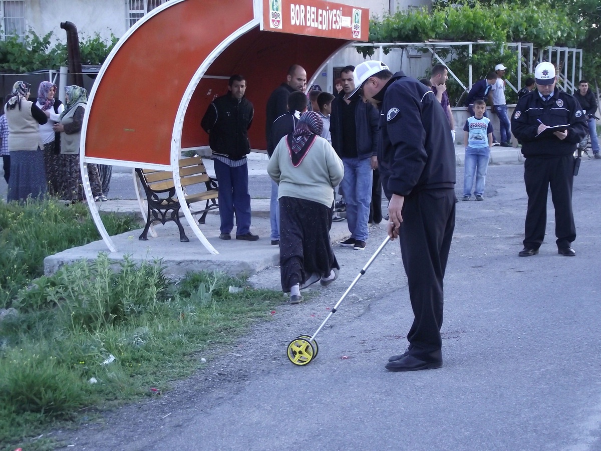 Minibüsün Altında Kalan Çocuk Hayatını Kaybetti