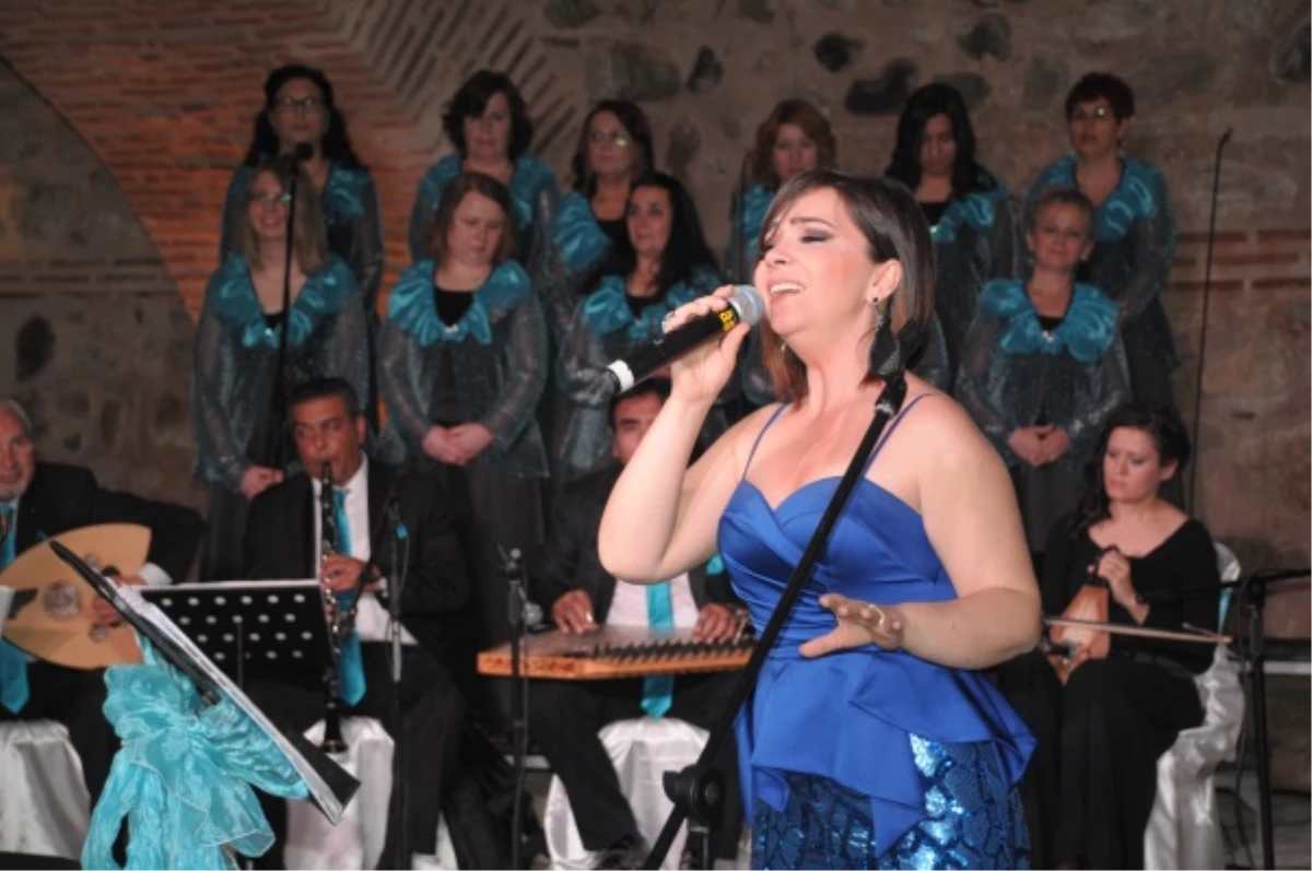 Ortaköy Kervansarayında TSM ve Esra İçöz Konseri