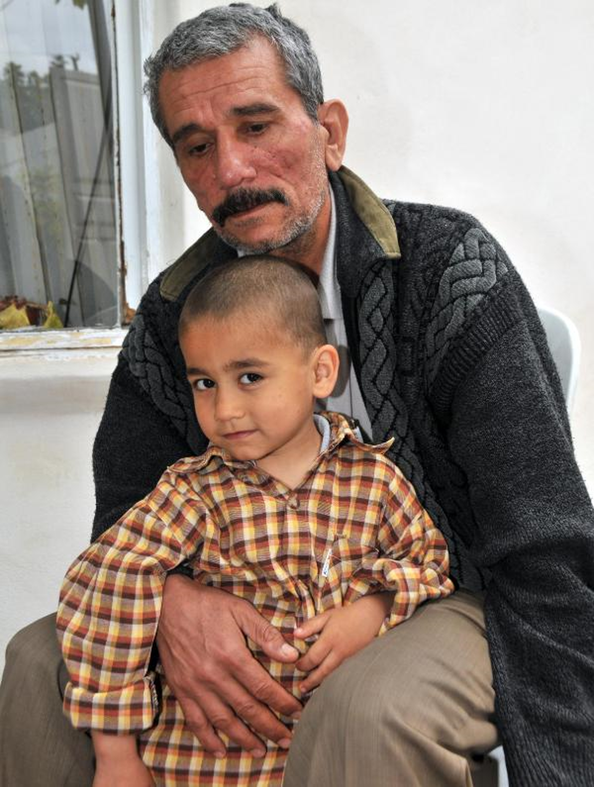 Annelerinin Öldüğünü Söyleyemedi