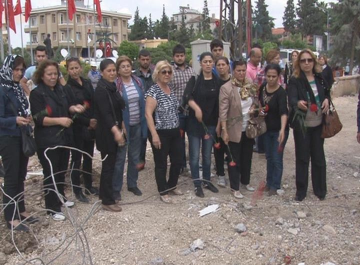 Reyhanlı\'da Bombalı Saldırıların Yaşandığı Adresleri Ziyaretler Sürüyor