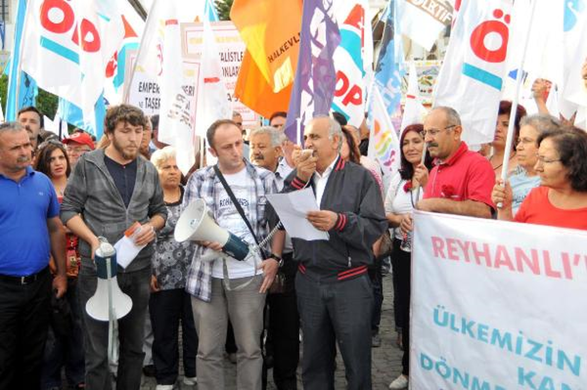 Reyhanlı\'da Ölenler İçin Yürüdüler