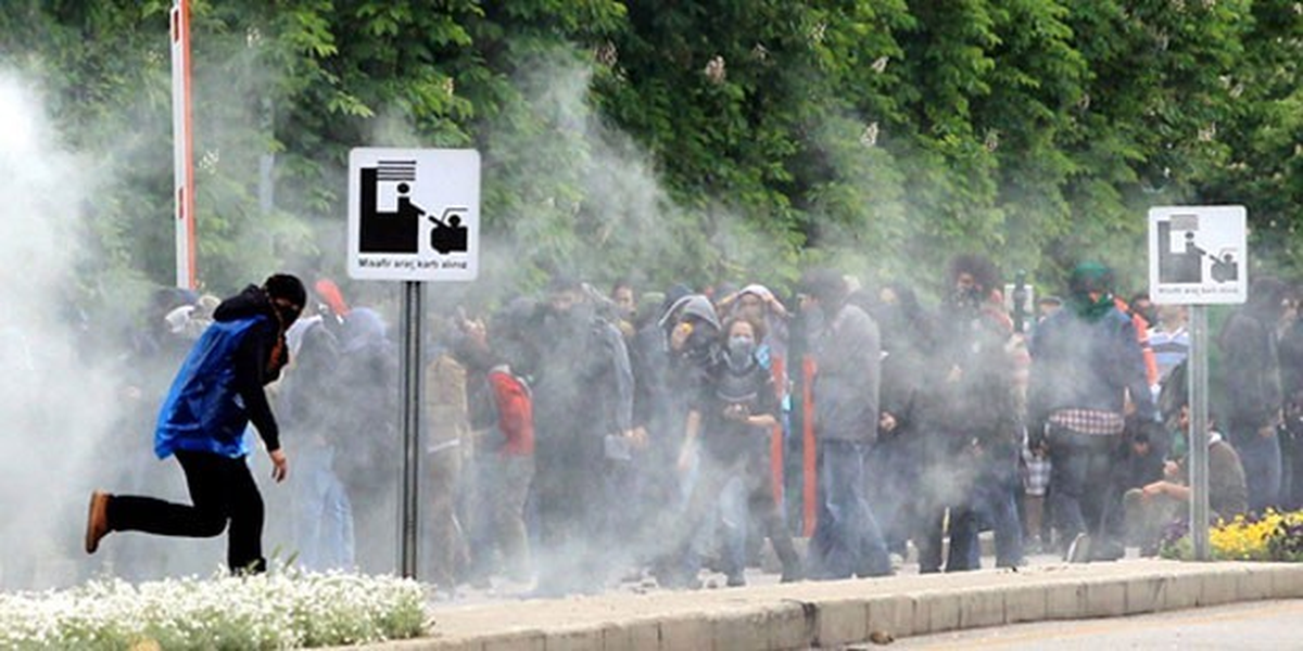 Reyhanlı Saldırısını Protesto Eden Öğrencilere Polis Müdahale Etti