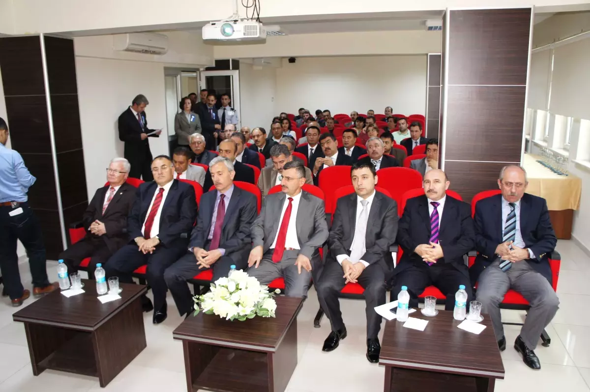 Sgk, En Yüksek Prim Ödeyen 10 Firmayı Plaketle Ödüllendirdi