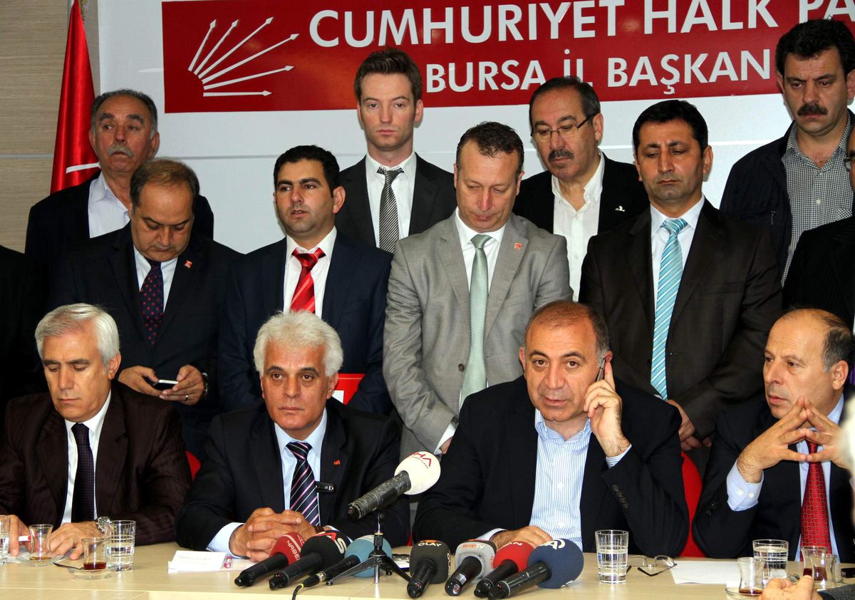 Tekin: "Hatay\'da İki Papaz Kaçırıldı"