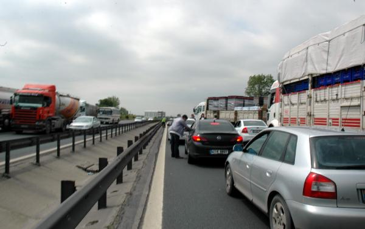 Tem'de Trafiği Durduran Uyuşturucu Operasyonu; 40 Kilo Eroin Ele Geçirildi