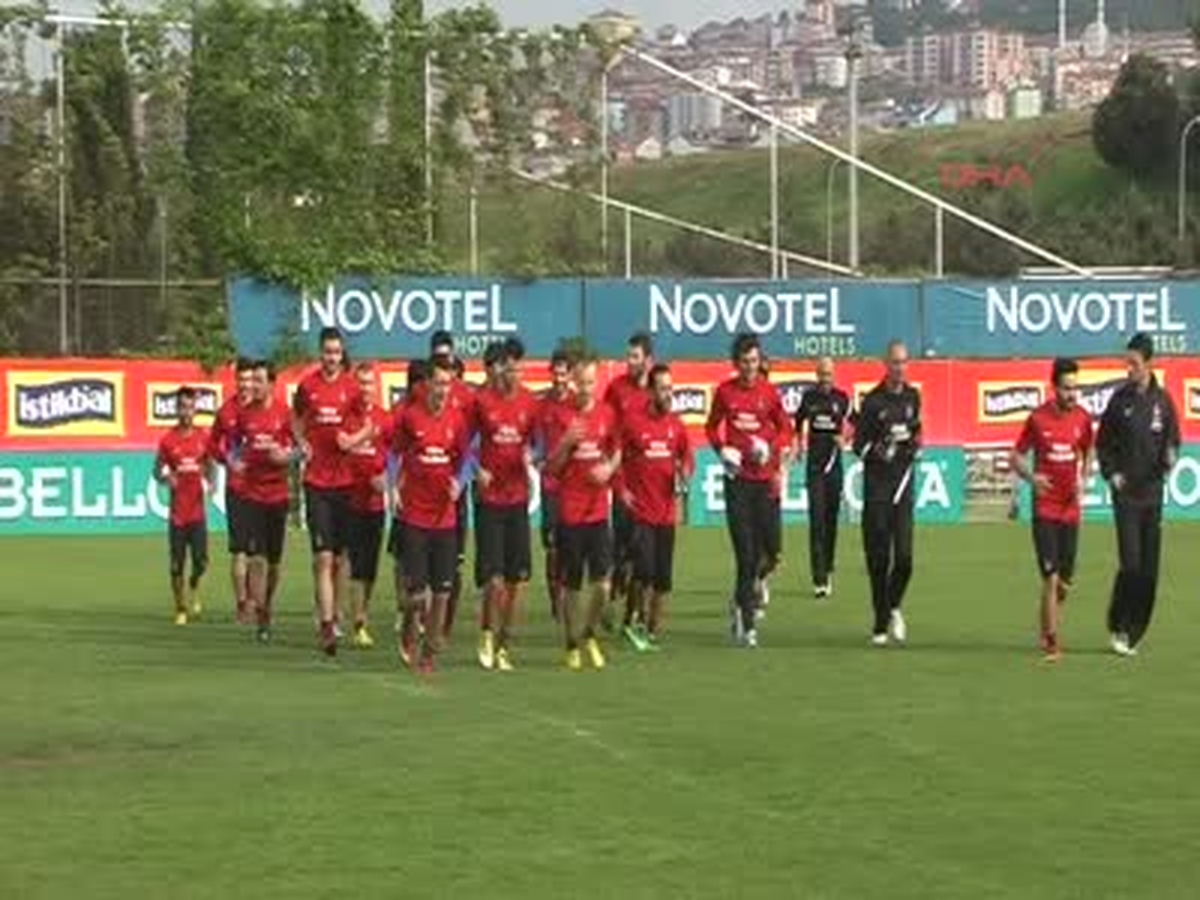Trabzonspor\'a Minik Taraftarlardan Moral