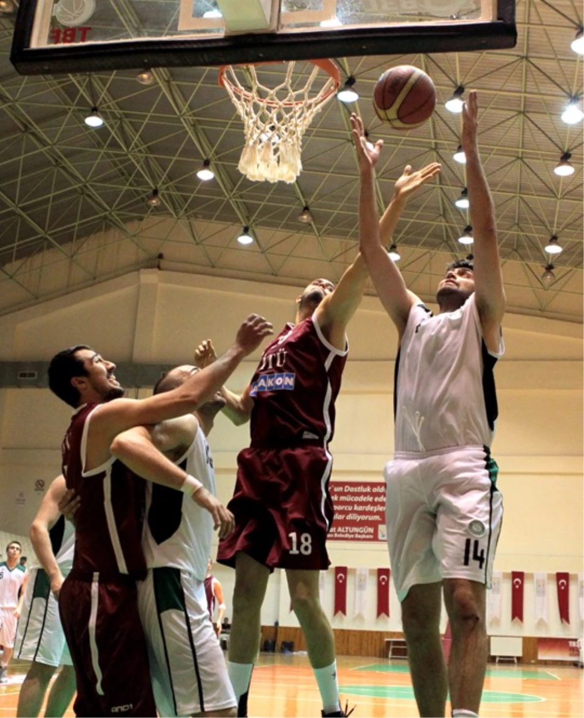 Türkiye İkinci Basketbol Ligi\'ne Yükselme Maçları Kuşadası\'nda Başladı
