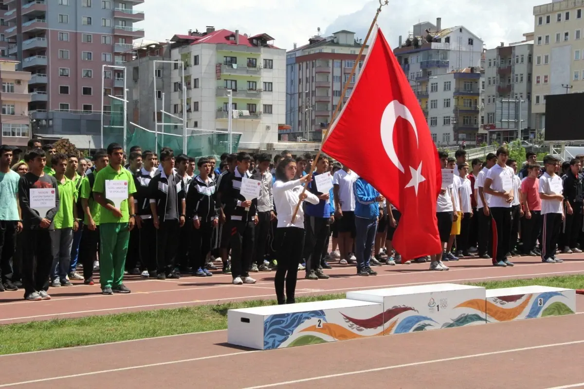 Okullararası Atletizm Şampiyonası Başladı