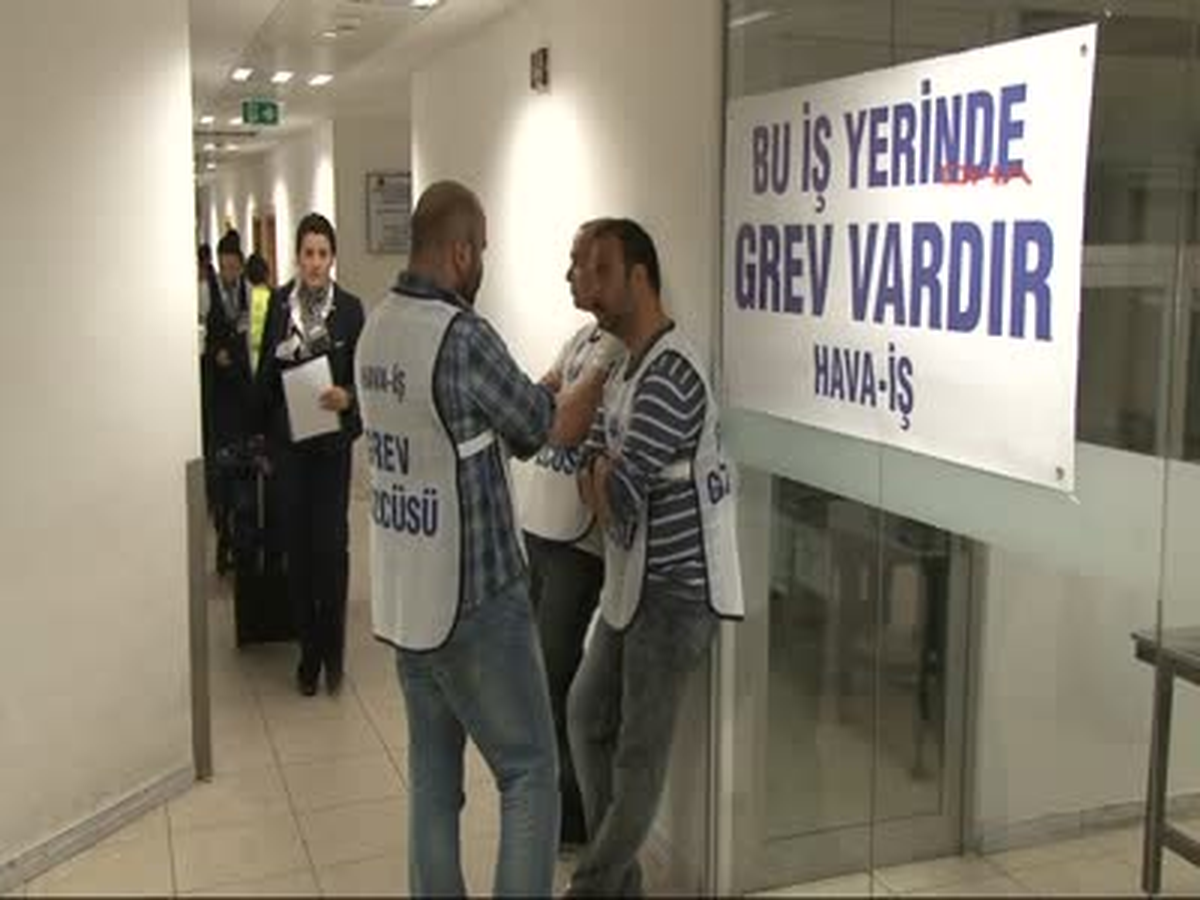 Uçak Seferlerinde Aksama Yok Kamera: Enver Alas ? İstanbul / Dha