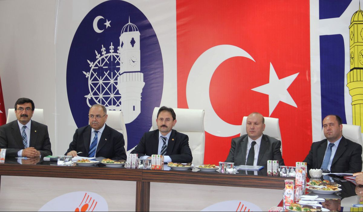 Vali Başköy\'den Bektaş\'a Kutlama Ziyareti