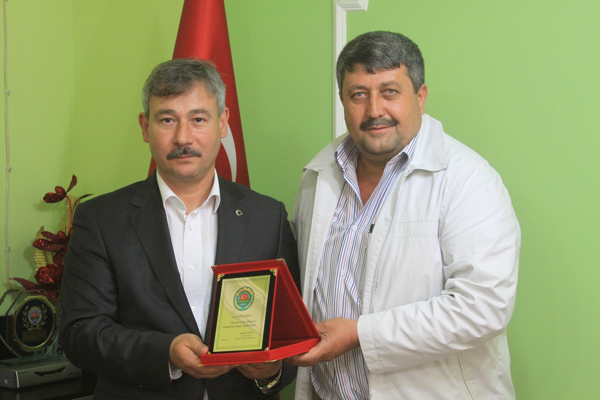 Ziraat Odası Eski Başkanlarına Plaket Verildi