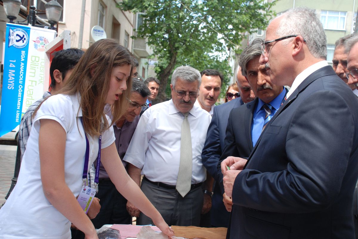 Biga\'da Gençlik Sergisi Açıldı