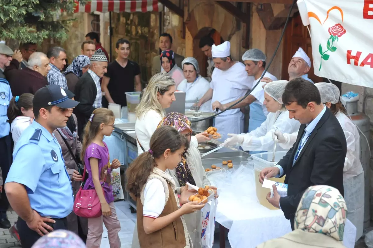 Bozüyük Belediyesi\'nden Regaip Kandili Dolayısı ile Lokma İkramı