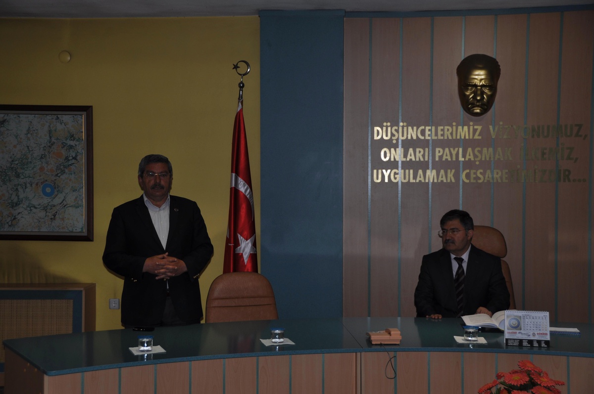 Demirci\'de Büyükşehir Yasası ile İlgili Toplantı