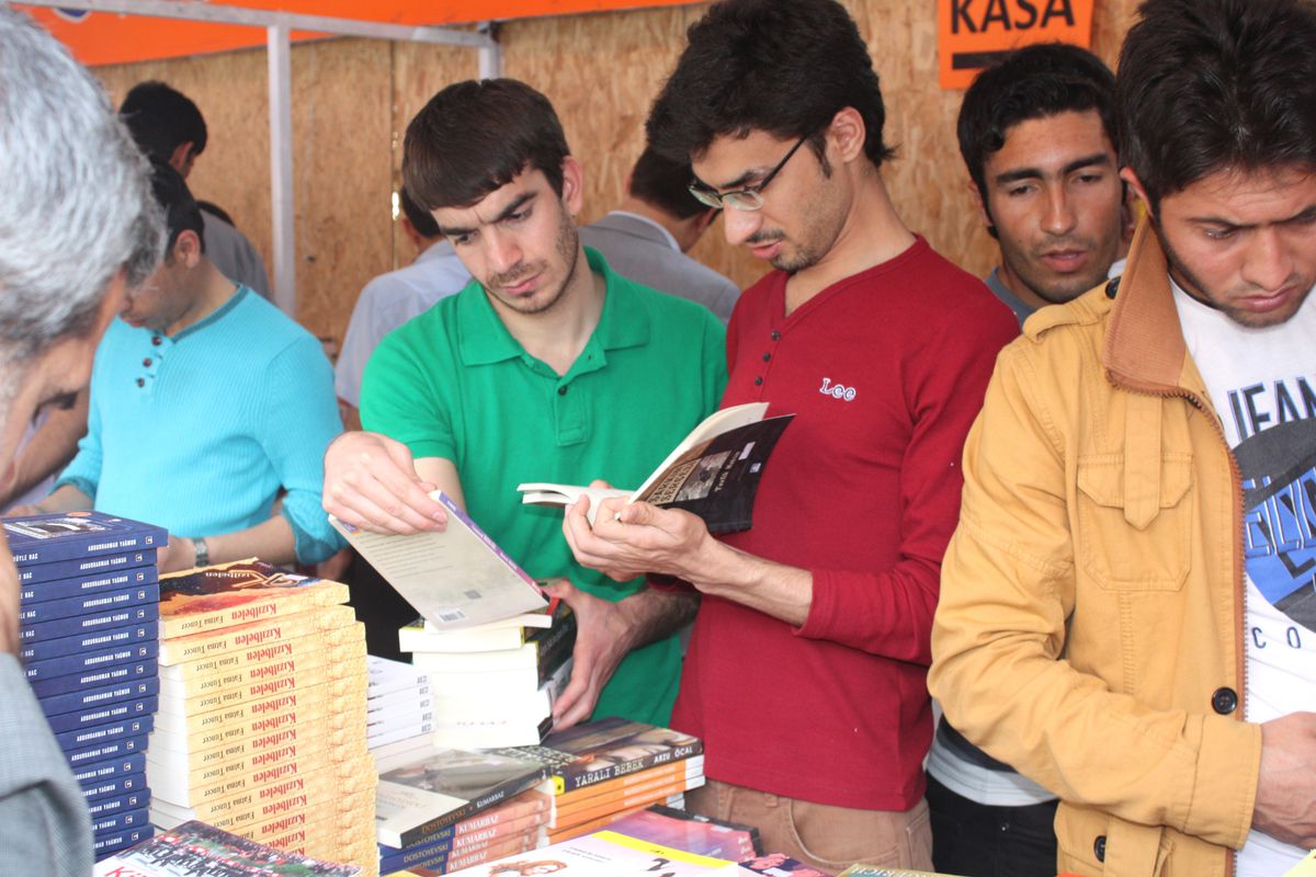 Elazığ'da Kitap Fuarı Açıldı
