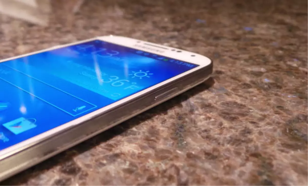 Galaxy S4 fırtına gibi!