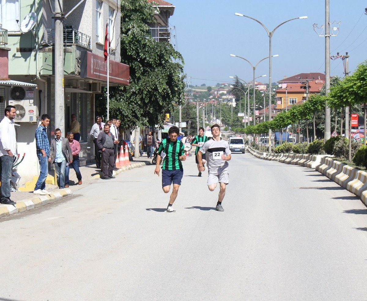 Gençlik Koşusunda Kıyasıya Mücadele