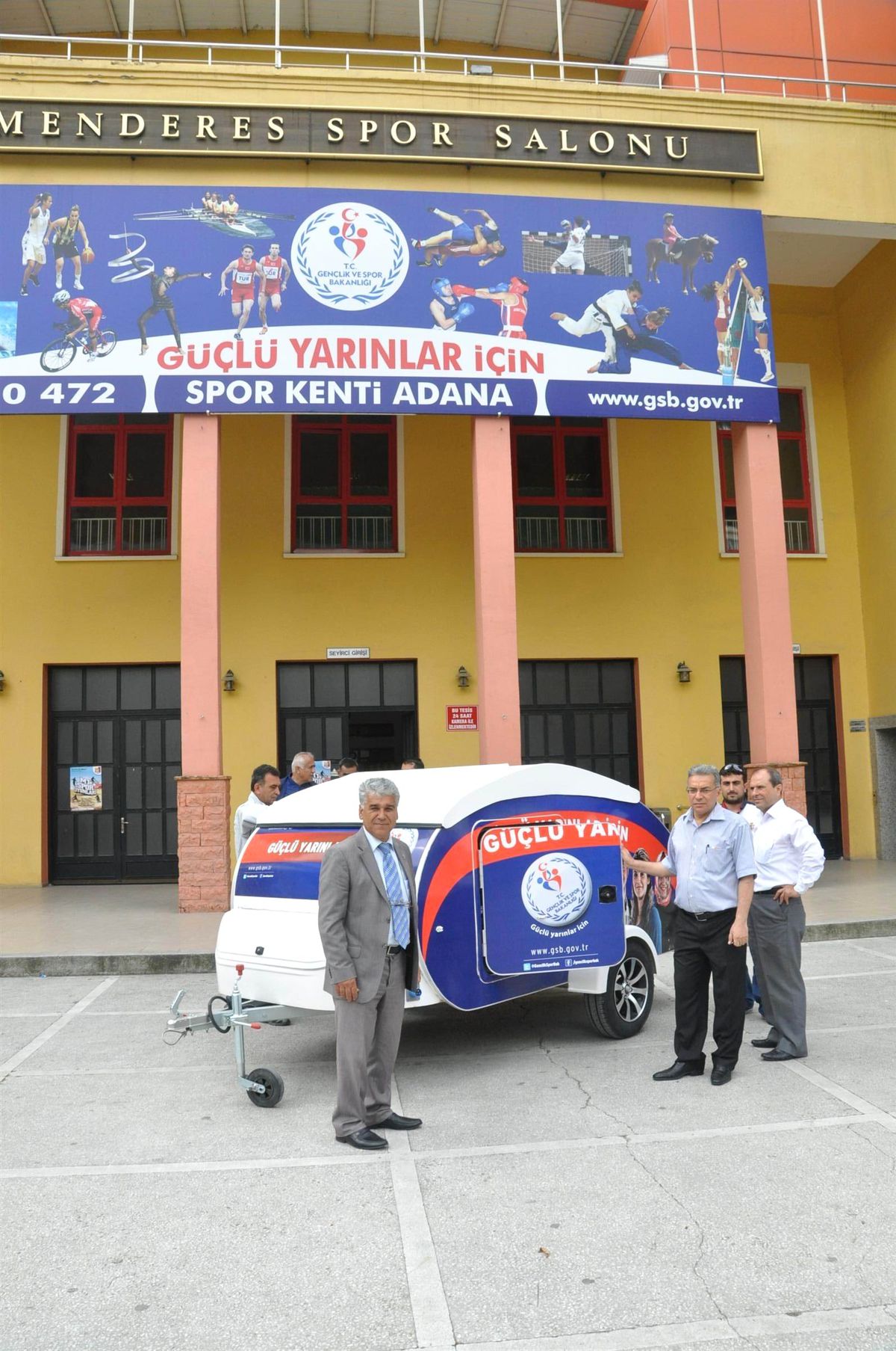 Gezici Büro Aracı Hizmete Girdi