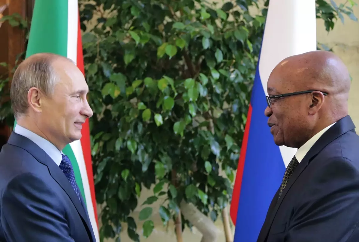 Güney Afrikalı Lider Zuma, Putin ile Görüştü