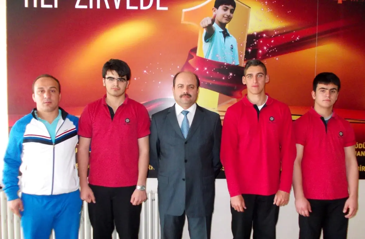 İhlas Koleji Başarıya Koşuyor