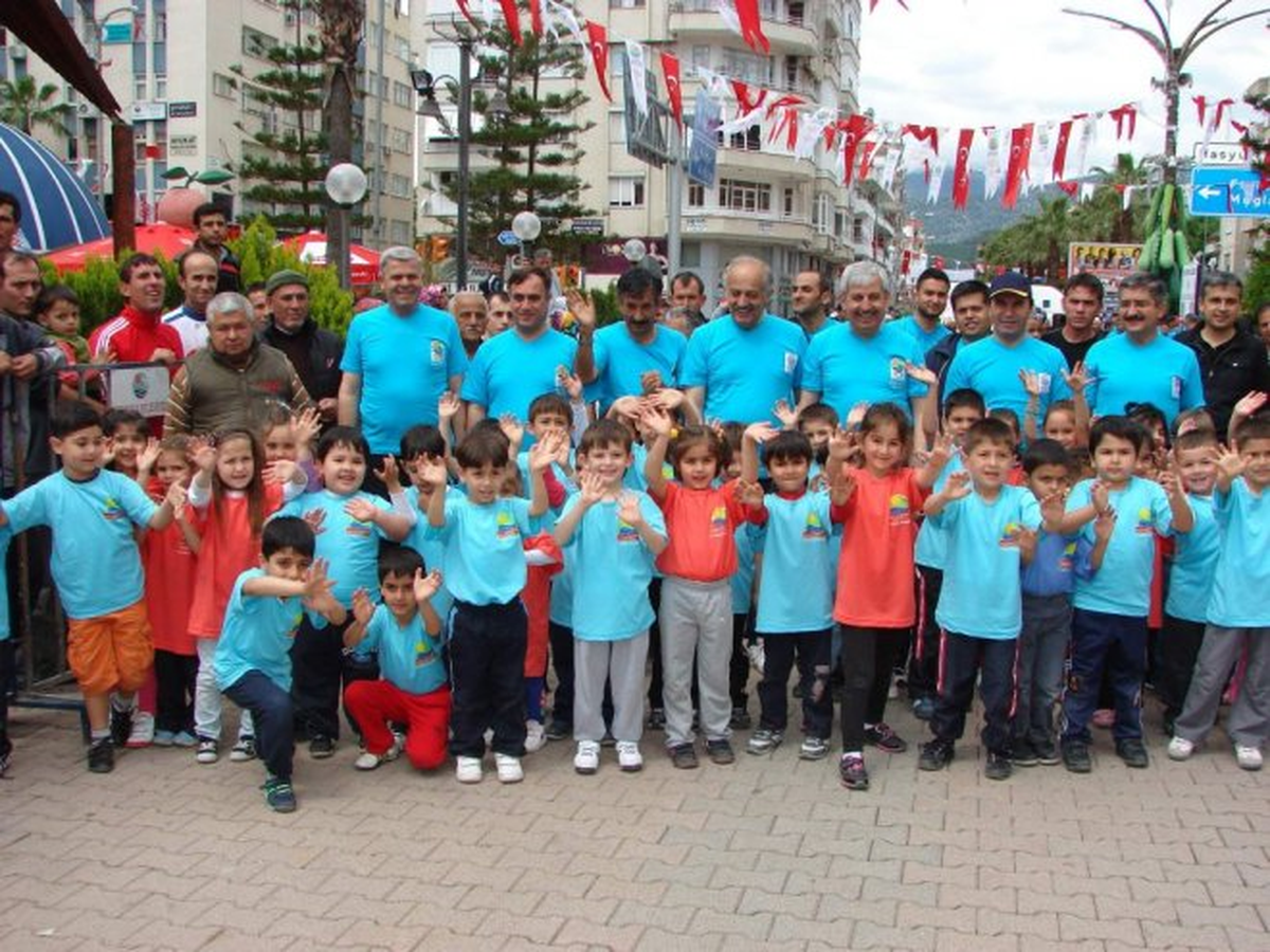Kumluca\'da Gençlik Haftası Koşusu Yapıldı