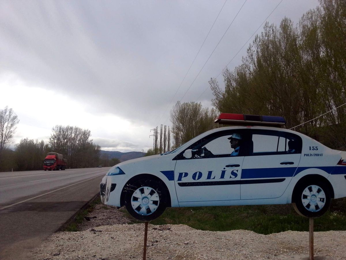 Maket Polis Arabası Trafik Kazalarını Azalttı