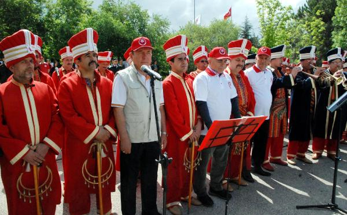Mehter Takımı Çaldı, Vali ve Rektör Söyledi
