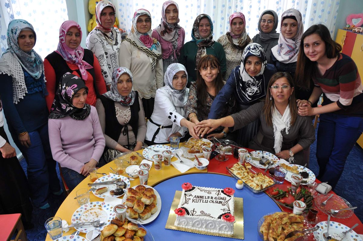 Oyuncak Evi'nde Coşkulu Anneler Günü Kutlaması