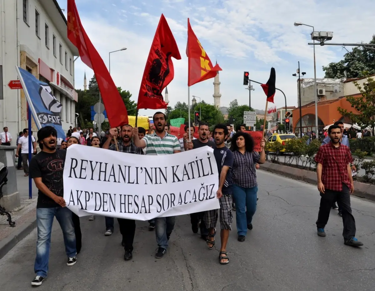 Reyhanlı\'daki Olayları Protesto Ettiler