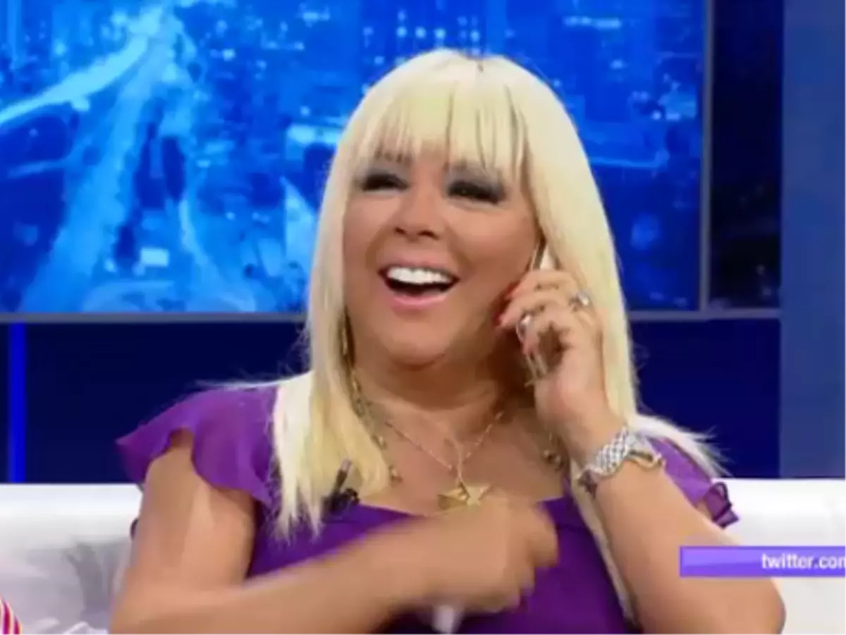 Safiye Soyman'dan Canlı Yayında Bir İlk