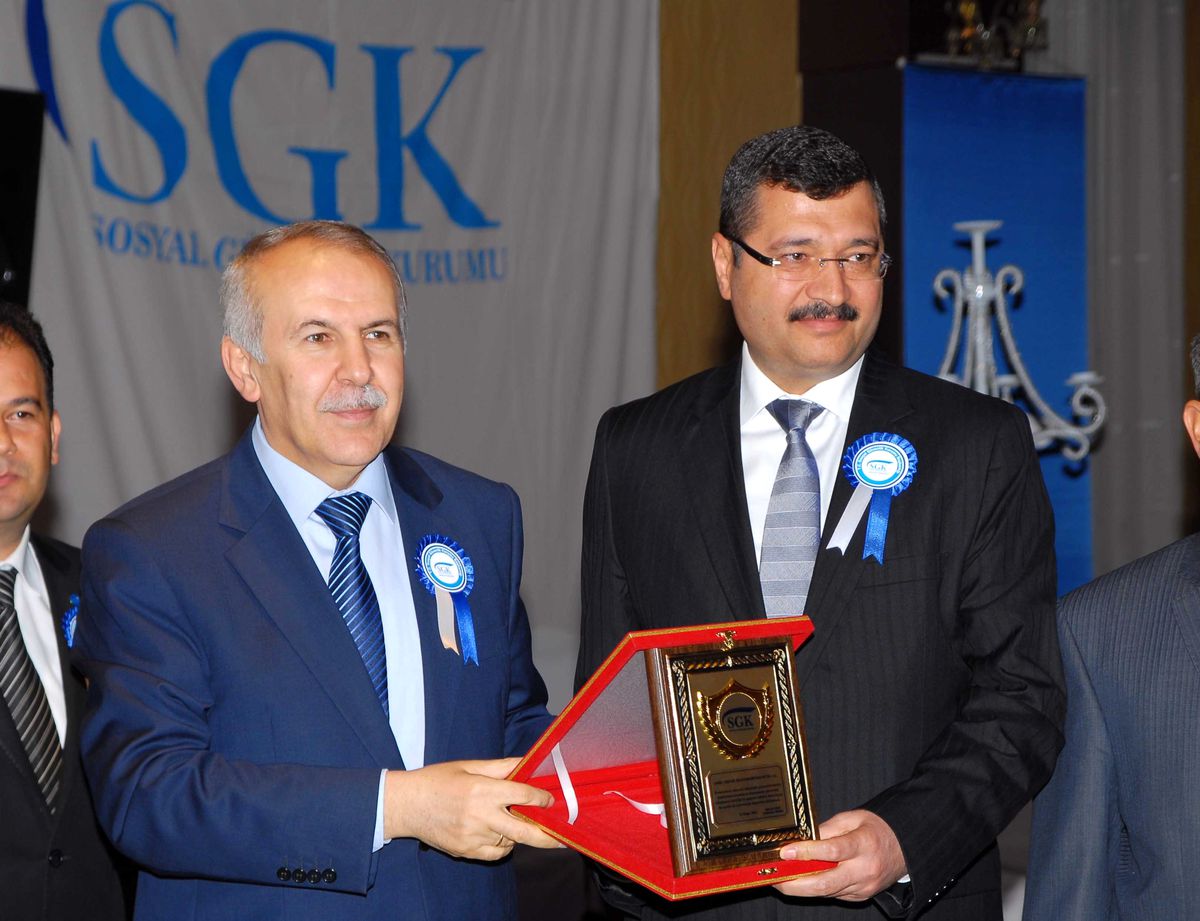 Sanko Şirketlerine Prim Plaketi