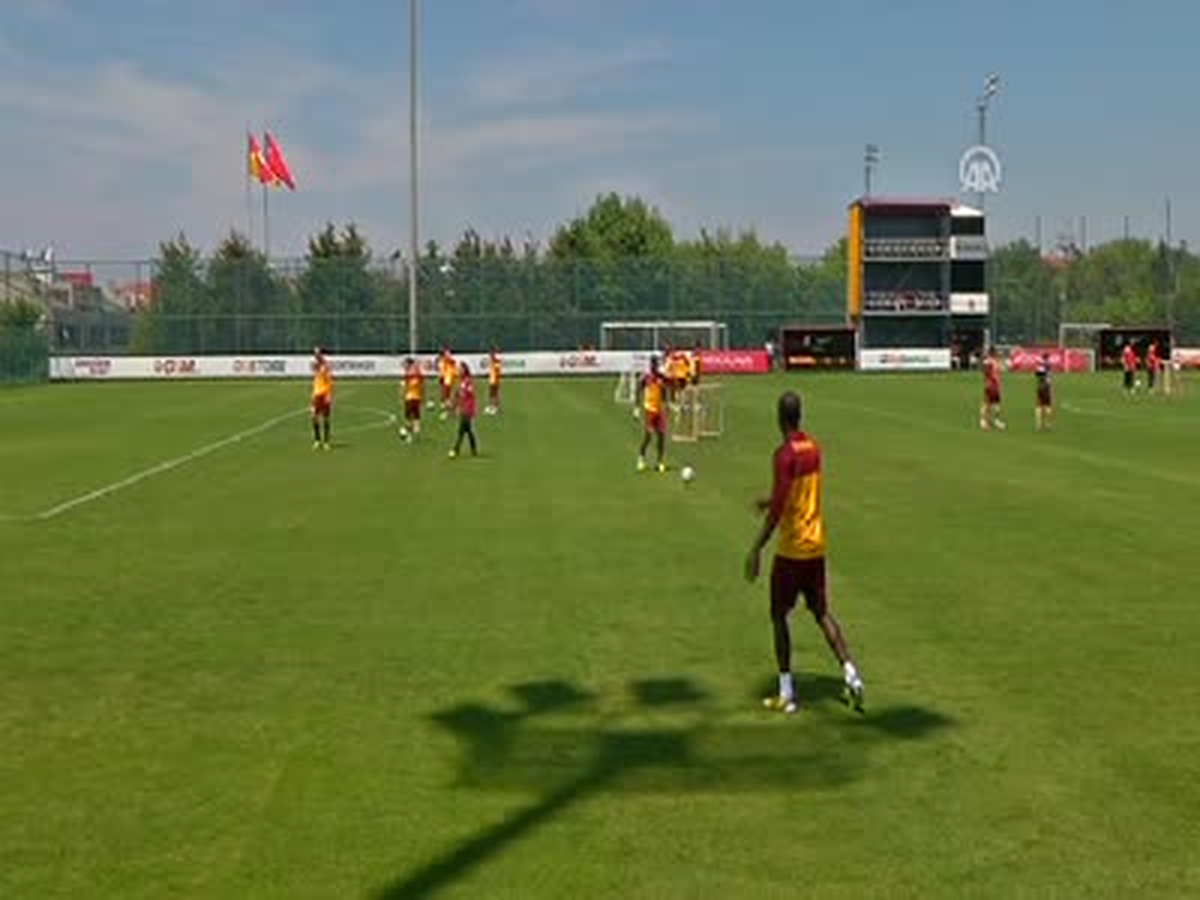 Taraftar Drogba\'yı Sakatladı