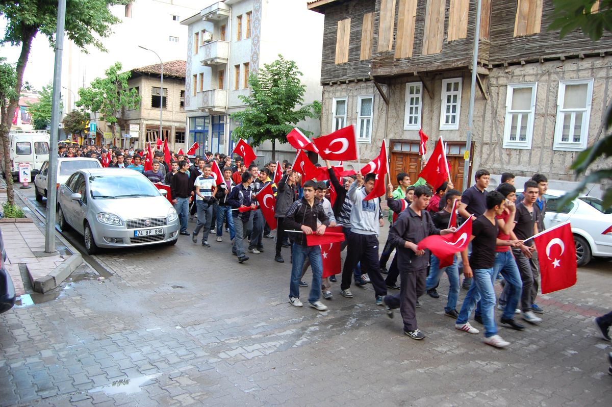 Taşköprü'de Gençlik Yürüyüşü