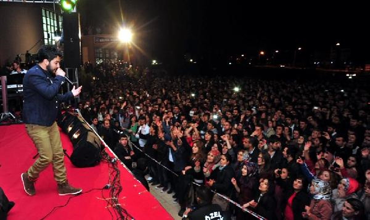 Bahar Şenlikleri Yusuf Güney Konseri ile Sona Erdi