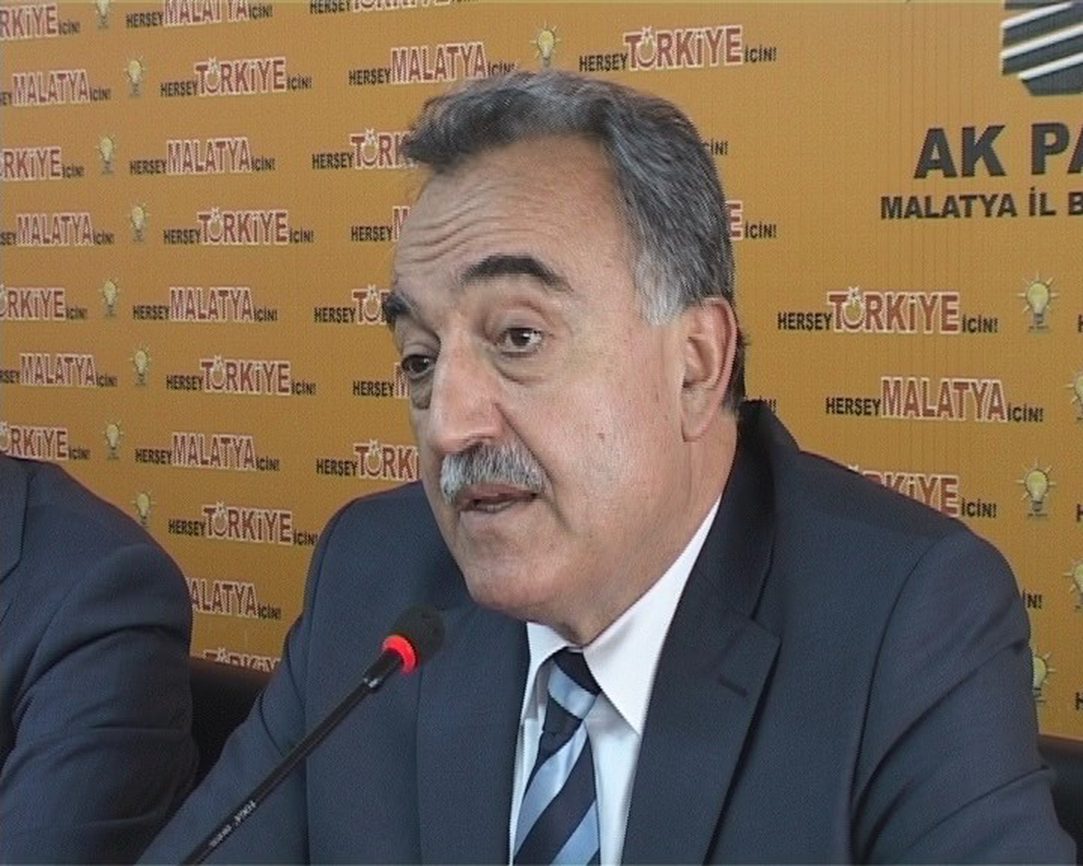 AK Parti Halk Günü Toplantısına Devam Etti