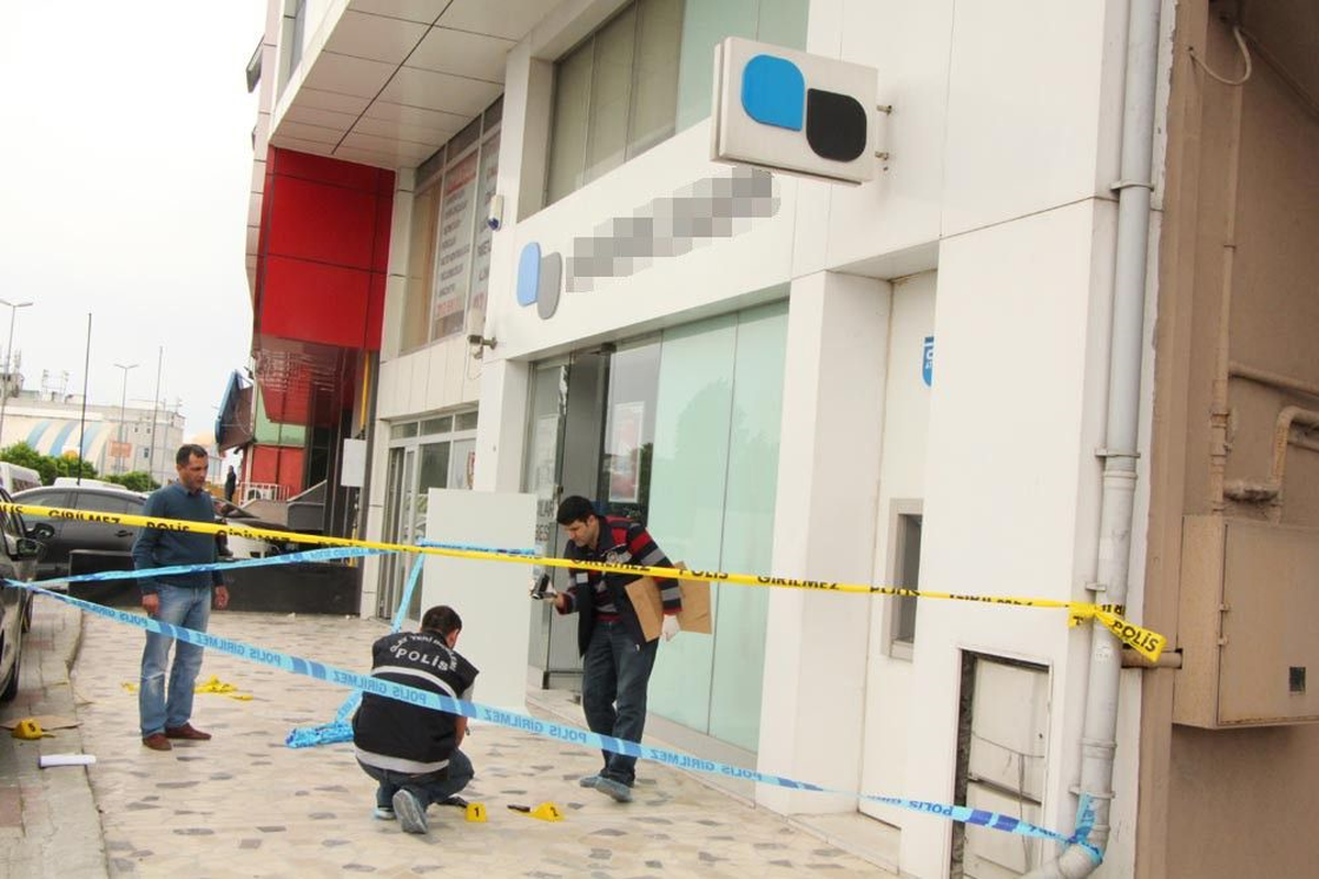 Avcılar'da Silahlı Banka Soygunu