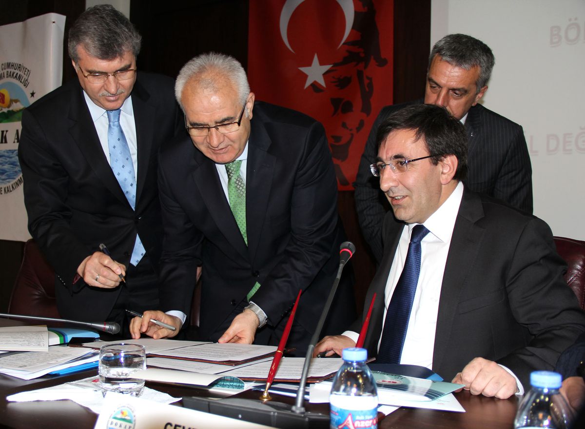 Bakan Yılmaz Rize\'de