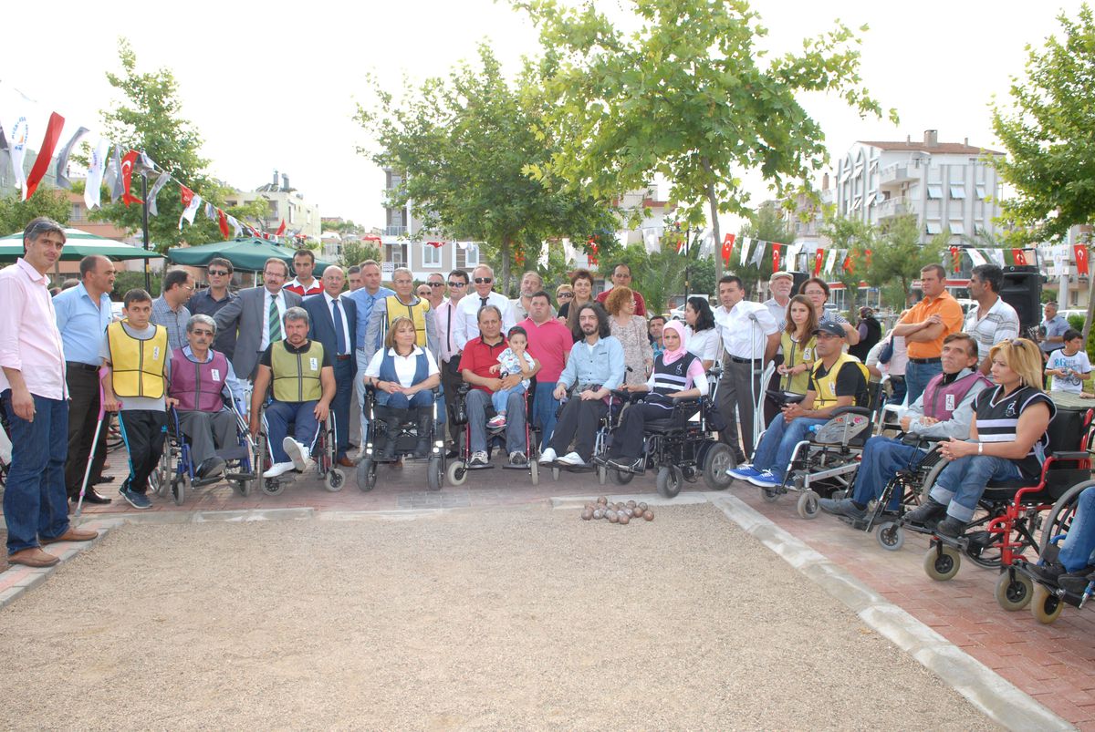 Başkan Evcilmen\'den, Engellilere Bocce Sahası