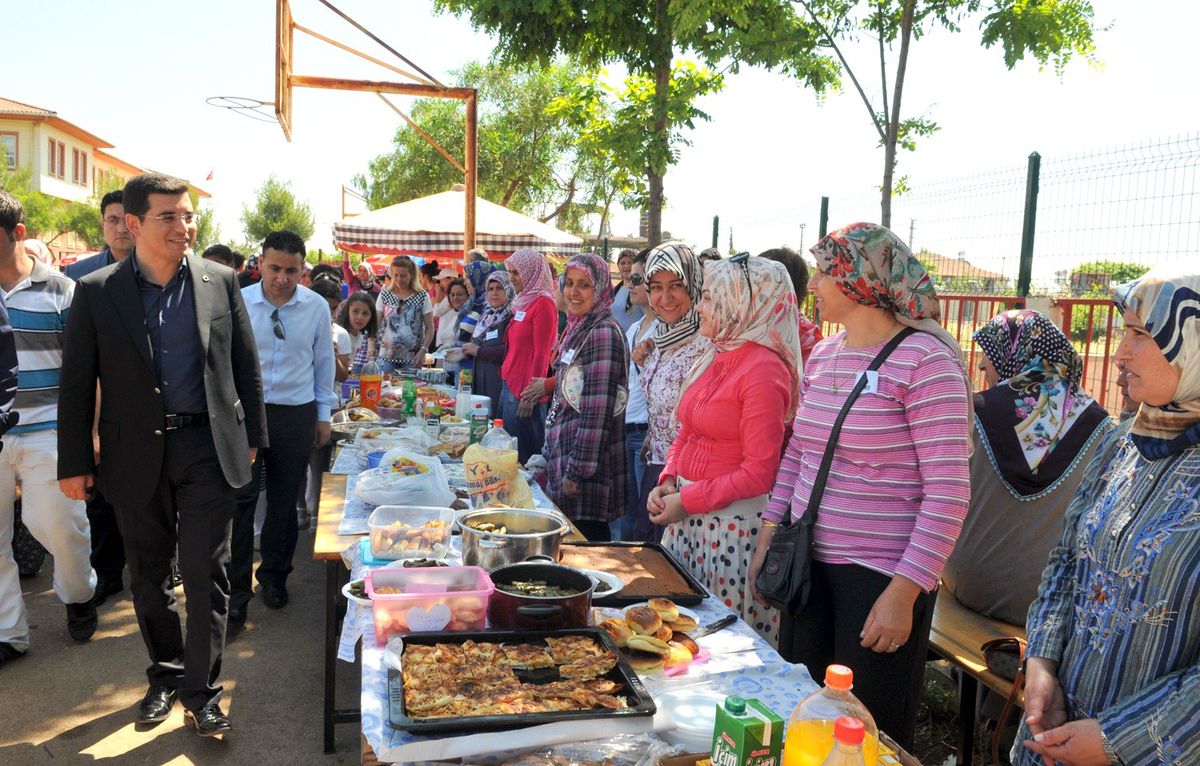 Başkan Tütüncü Okulların Yıl Sonu Kermeslerine Katıldı
