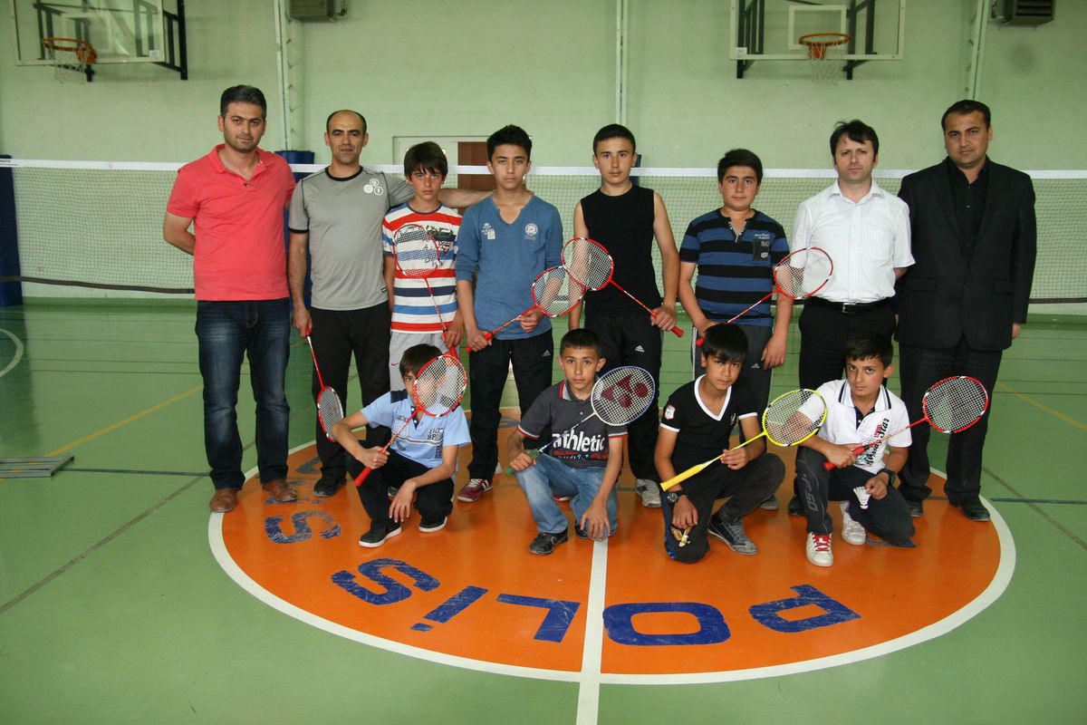 Bolu Polisinden Badmintonlu Mesaj