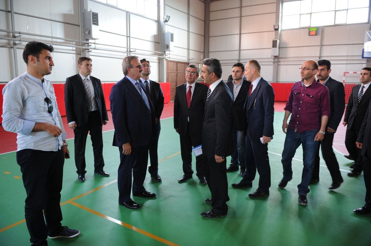 Bostaniçi Beldesine 1 Milyon Liralık Spor Salonu
