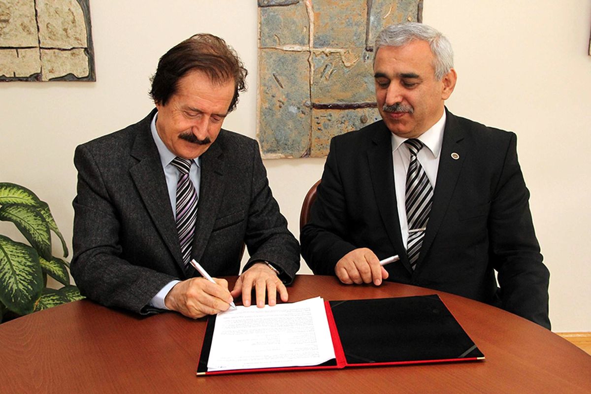 CÜ Personel ve Öğrencilerine, PTT\'den %30 İndirim