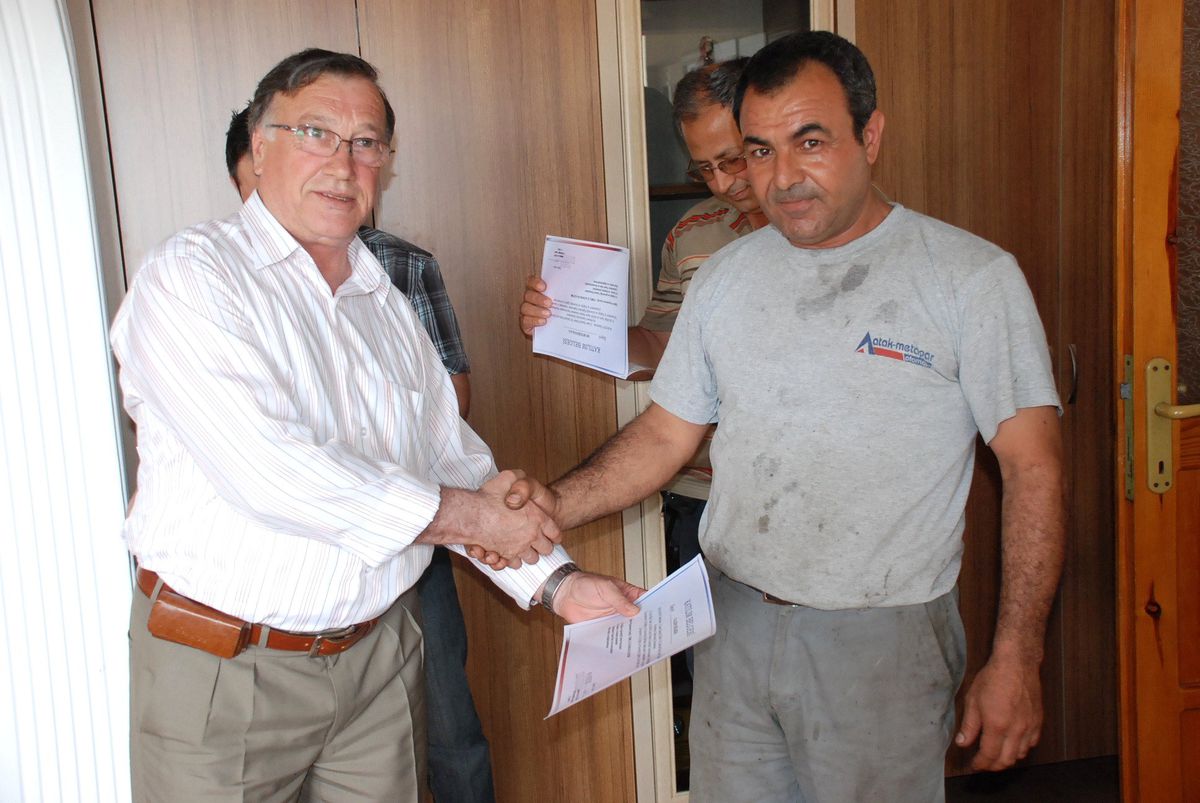 Didim'de İş Güvenliği Eğitimi Alan Esnafa Sertifika