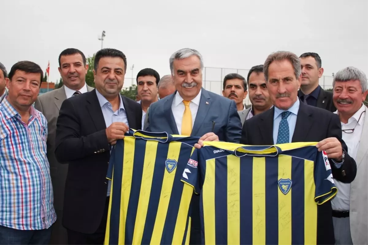 Ertuğrul Günay\'dan Bucaspor\'a Ziyaret