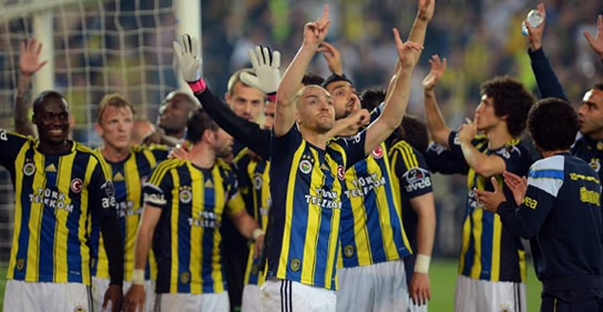 Fener\'de 9 Kadro Dışı
