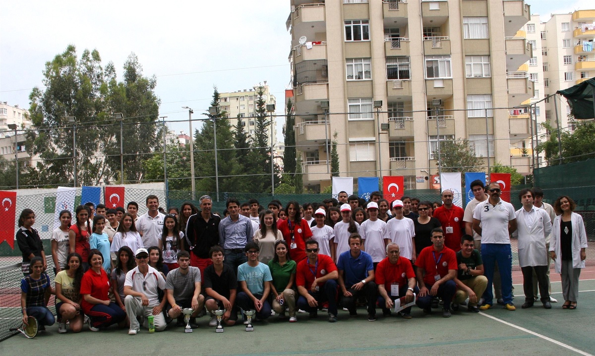 Gençlik Kupası Tenis Müsabakaları Yapıldı