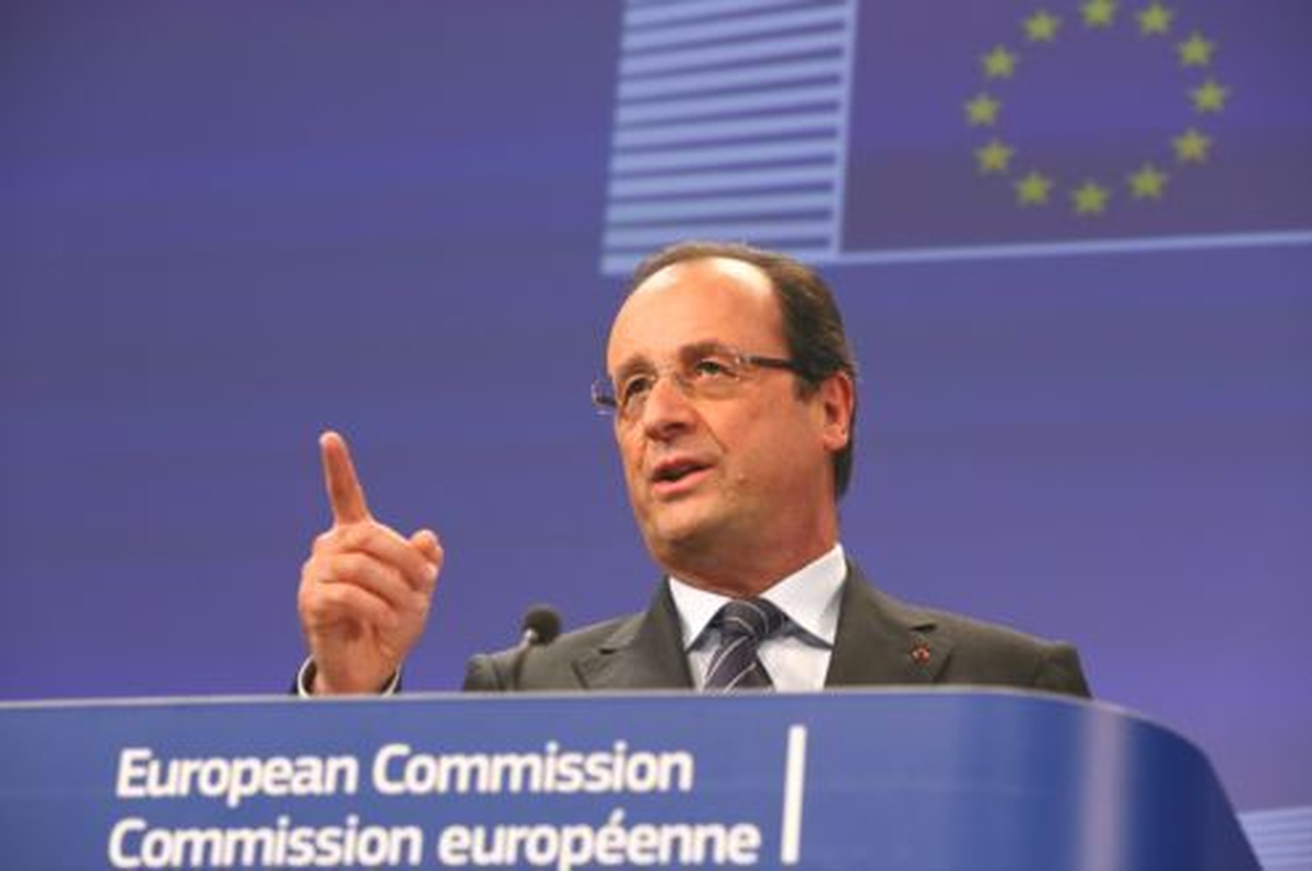 Hollande: Mali\'yi Yeniden İnşa Ediyoruz