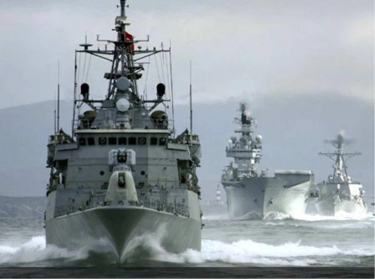 Rus Donanmasına Ait Üç Savaş Gemisi Kıbrıs Rum Kesiminde